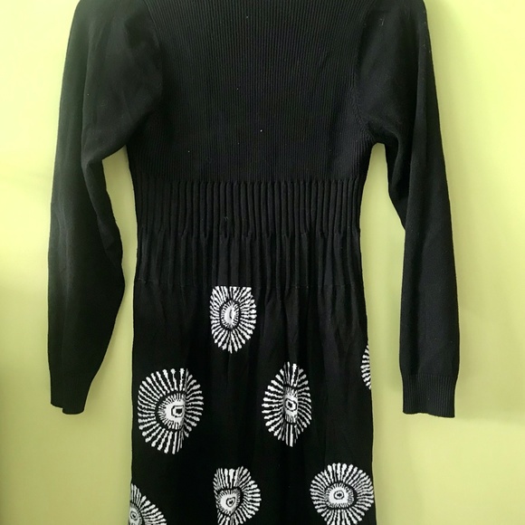 Black and White Pattern Sweater Minidress - Picture 3 of 5